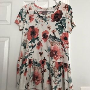 Barely worn ruffle top!